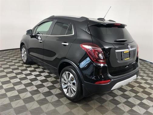 Photo 4 of 25 of 2019 Buick Encore Preferred