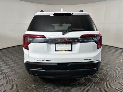 2023 GMC Acadia AWD AT4