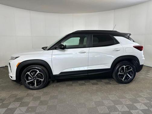 Iridescent Pearl Tricoat 2023 Chevrolet Trailblazer RS