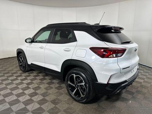 Iridescent Pearl Tricoat 2023 Chevrolet Trailblazer RS