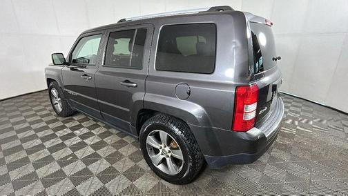 Granite Crystal Metallic Clearcoat 2016 Jeep Patriot High Altitude
