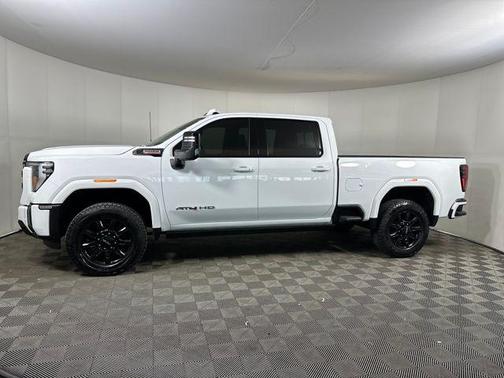 2024 GMC Sierra 2500 AT4