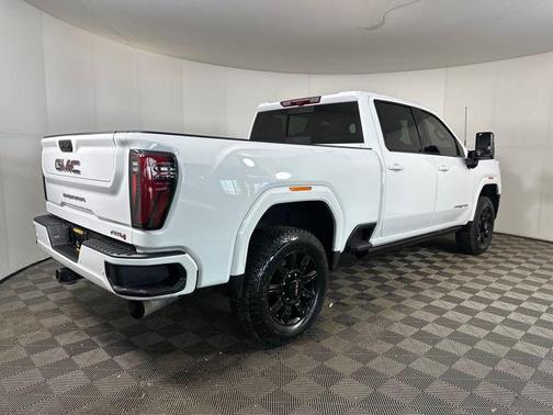 2024 GMC Sierra 2500 AT4