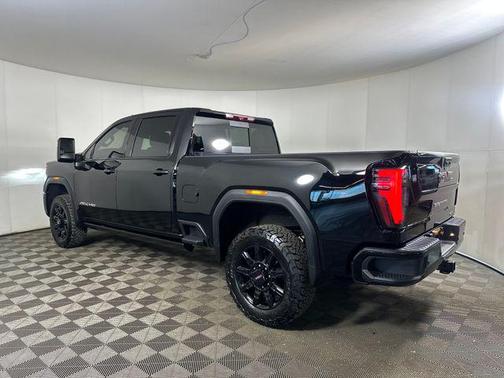Onyx Black 2024 GMC Sierra 2500 AT4