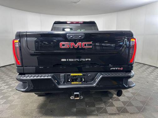 Onyx Black 2024 GMC Sierra 2500 AT4