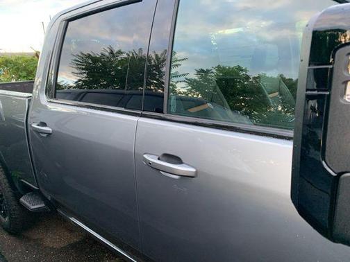 2025 GMC Sierra 2500 AT4