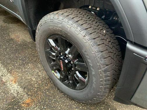2025 GMC Sierra 2500 AT4