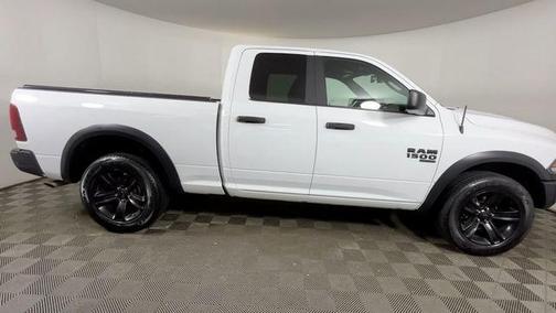 Bright White Clearcoat 2022 RAM 1500 Classic Warlock Quad Cab 4x4 6'4' Box
