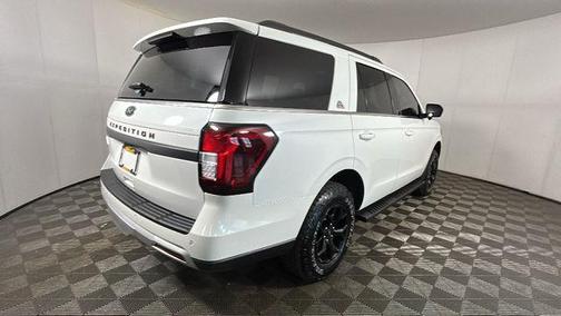 Star White Metallic Tri-Coat 2024 Ford Expedition Timberline