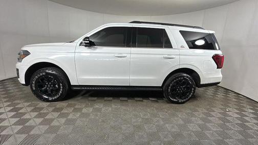 Star White Metallic Tri-Coat 2024 Ford Expedition Timberline