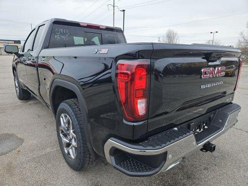 Onyx Black 2026 GMC Sierra 1500 SLE
