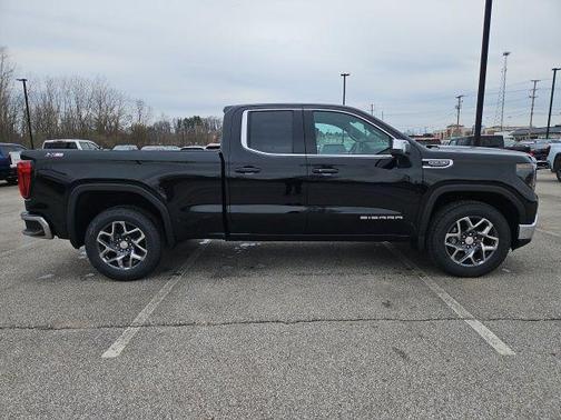 Onyx Black 2026 GMC Sierra 1500 SLE