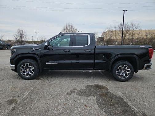 Onyx Black 2026 GMC Sierra 1500 SLE