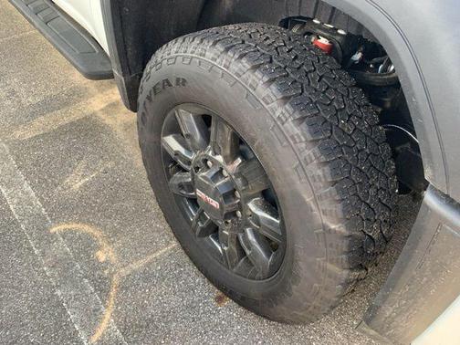 2025 GMC Sierra 2500 AT4