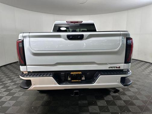 2025 GMC Sierra 2500 AT4