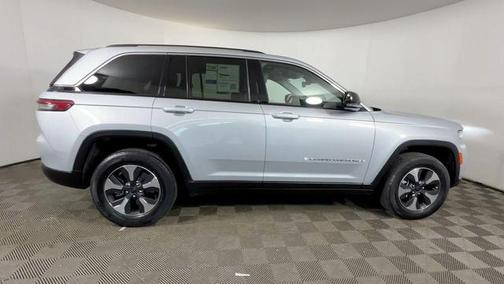 Silver Zynith 2022 Jeep Grand Cherokee 4xe Base
