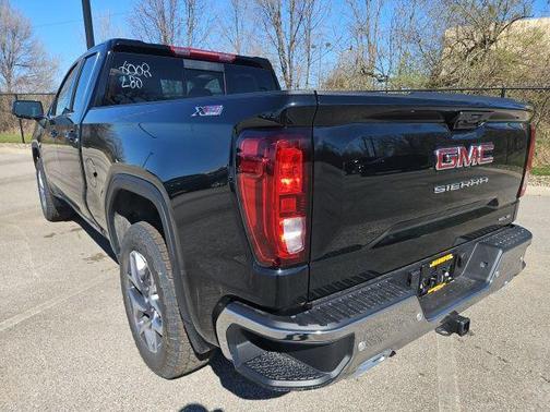Onyx Black 2026 GMC Sierra 1500 SLE