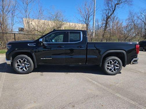 Onyx Black 2026 GMC Sierra 1500 SLE