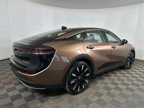 2023 Toyota Crown Platinum