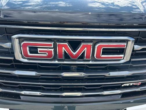 2026 GMC Yukon 4WD AT4