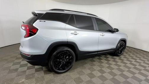 Quicksilver Metallic 2022 GMC Terrain SLE