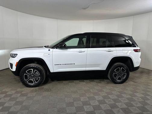 2023 Jeep Grand Cherokee 4xe Trailhawk