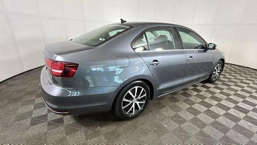 Platinum Gray Metallic 2017 Volkswagen Jetta 1.4T SE