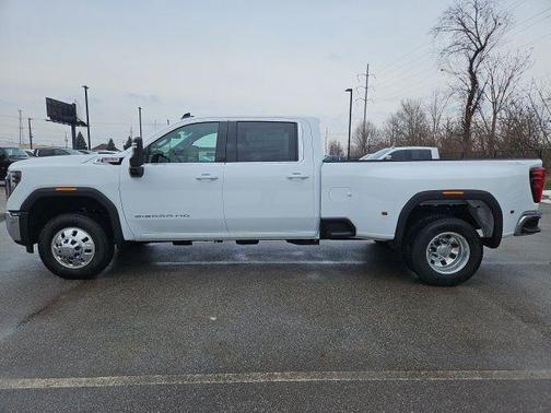 2026 GMC Sierra 3500 SLE