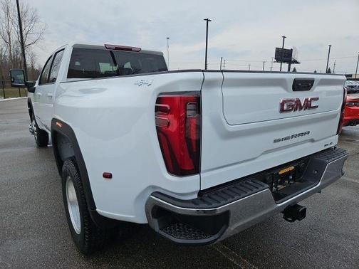 2026 GMC Sierra 3500 SLE