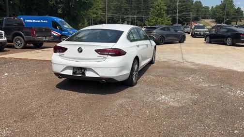 2018 Buick Regal ESSENCE
