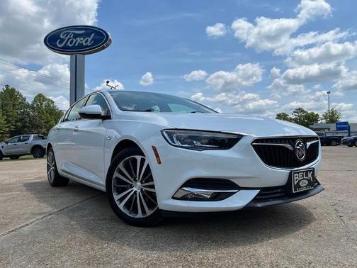 2018 Buick Regal ESSENCE