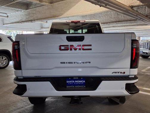 2025 GMC Sierra 2500 AT4