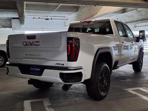 2025 GMC Sierra 2500 AT4