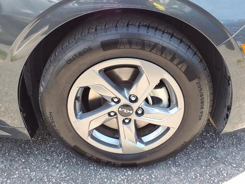 Gravity Gray 2022 Kia K5 LXS