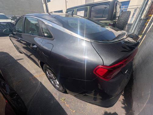 Gravity Gray 2022 Kia K5 LXS