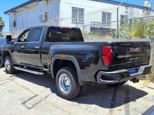 2025 GMC Sierra 3500 Denali