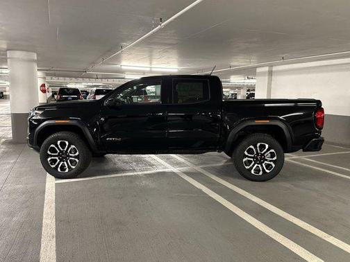 2025 GMC Canyon Base