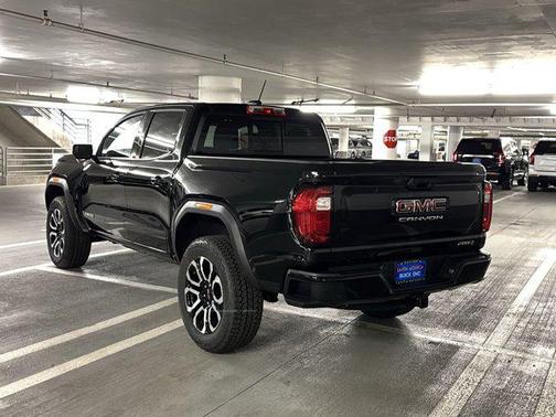 2025 GMC Canyon Base