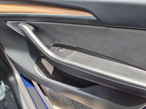Deep Blue Metallic 2024 Tesla Model Y
