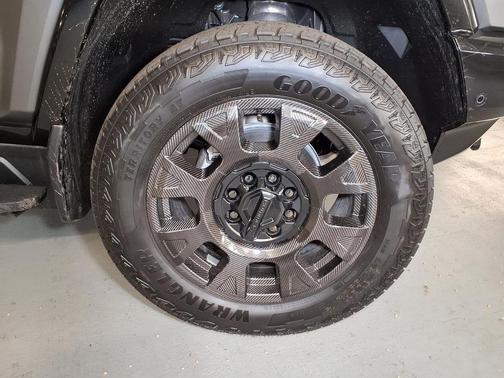 Magnus Gray Matte 2026 GMC HUMMER EV SUV 3X