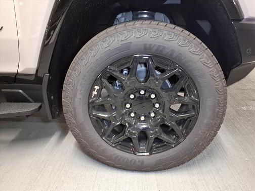 Coastal Dune 2026 GMC HUMMER EV SUV 2X