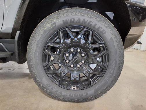 Meteorite Metallic (Gray) 2026 GMC HUMMER EV SUV 2X