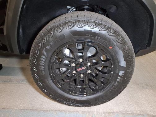 Onyx Black 2026 GMC Canyon Elevation