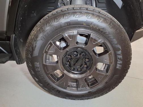 Magnus Gray Matte 2026 GMC HUMMER EV SUV 3X