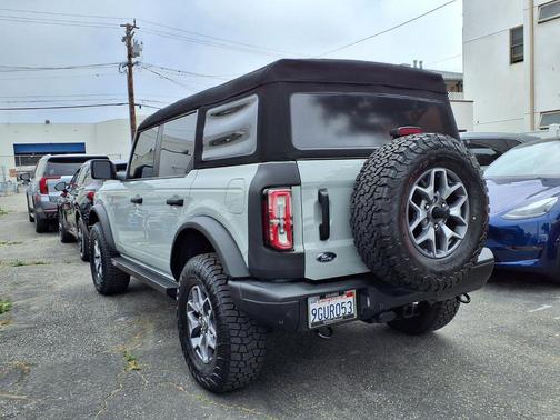 CACTUS GRAY 2023 Ford Bronco Badlands