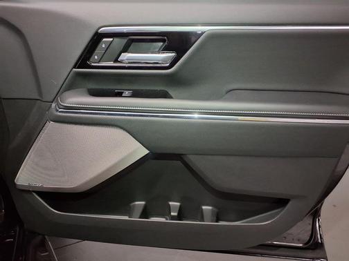 Onyx Black 2025 GMC Sierra EV Max Range Denali