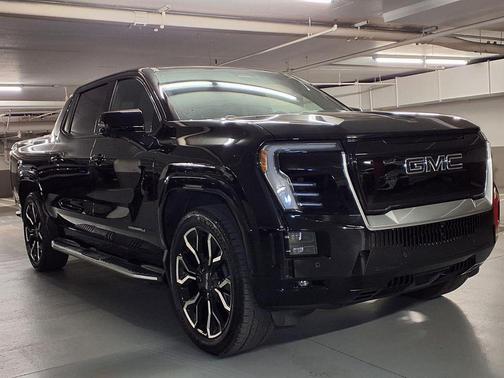 Onyx Black 2025 GMC Sierra EV Max Range Denali