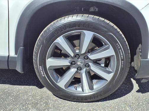 2024 Honda Pilot Touring 8-Passenger