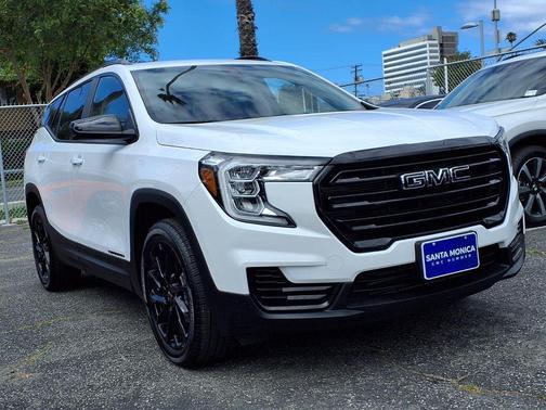 Summit White 2024 GMC Terrain SLE