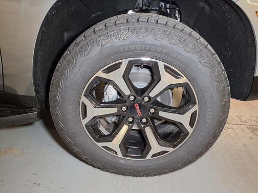 2026 GMC Yukon XL 4WD AT4